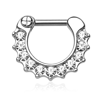 Septum z brzegiem wysadzanym kamieniami