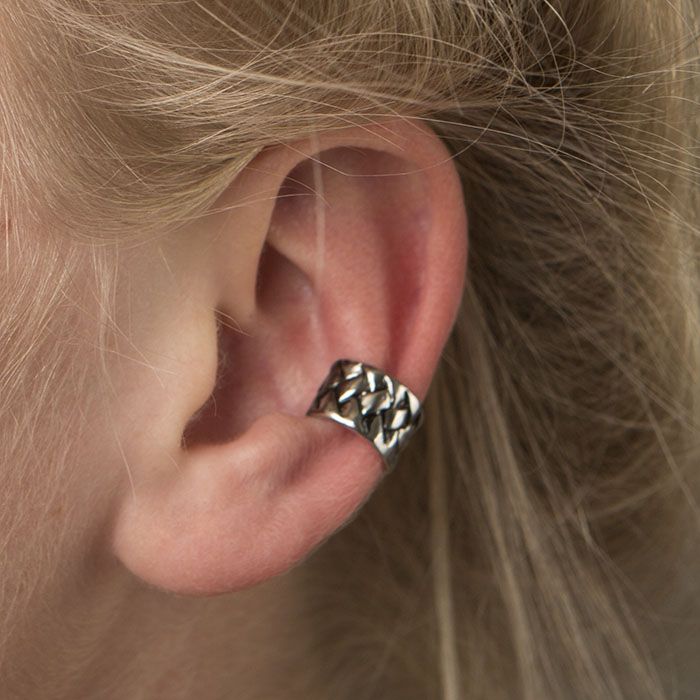 Earcuff z plecionym motywem