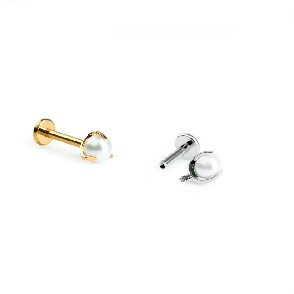 Labret z tytanu zdobiony perłą