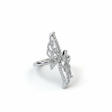 Ear cuff ze stali chirurgicznej zdobiony skrzydłami