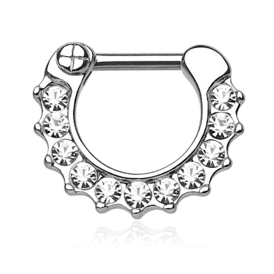 Septum z brzegiem wysadzanym kamieniami