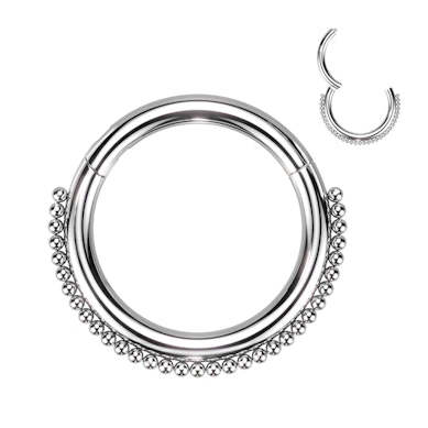 Kółko z zawiasem zdobione koralikami