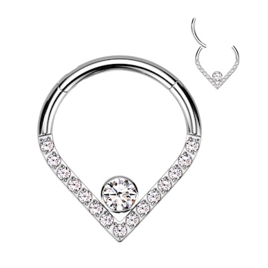 Kółko z tytanu zamykane zawiasem i zdobione kamieniami w kształcie chevron