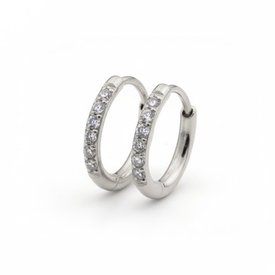 Para obręczy huggie ze stali chirurgicznej zdobiona kamieniami