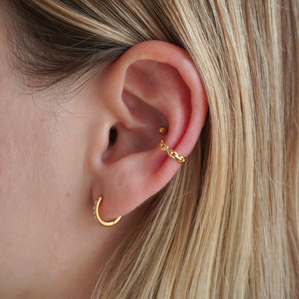 Ear cuff z motywem łańcuszka