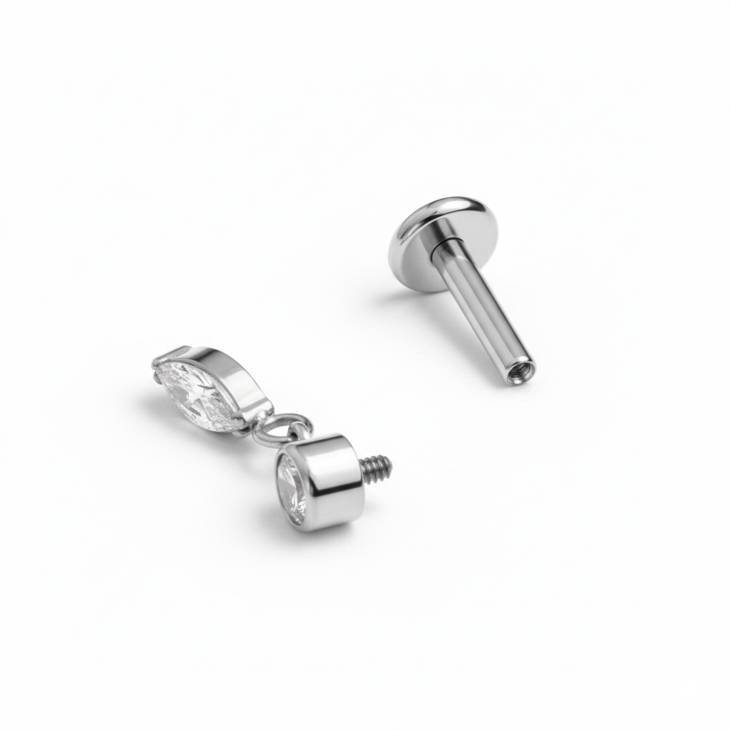 Labret z tytanu z zawieszką markizą