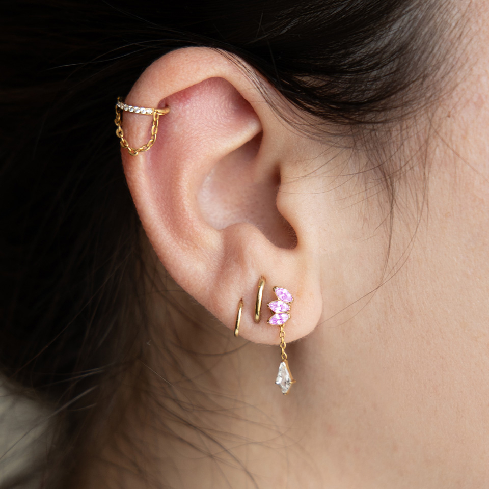 Tytanowy labret z trzema kamieniami w wybranym kolorze