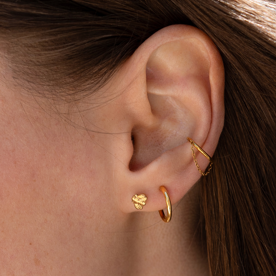 Kółko z zawiasem zdobione łańcuszkiem