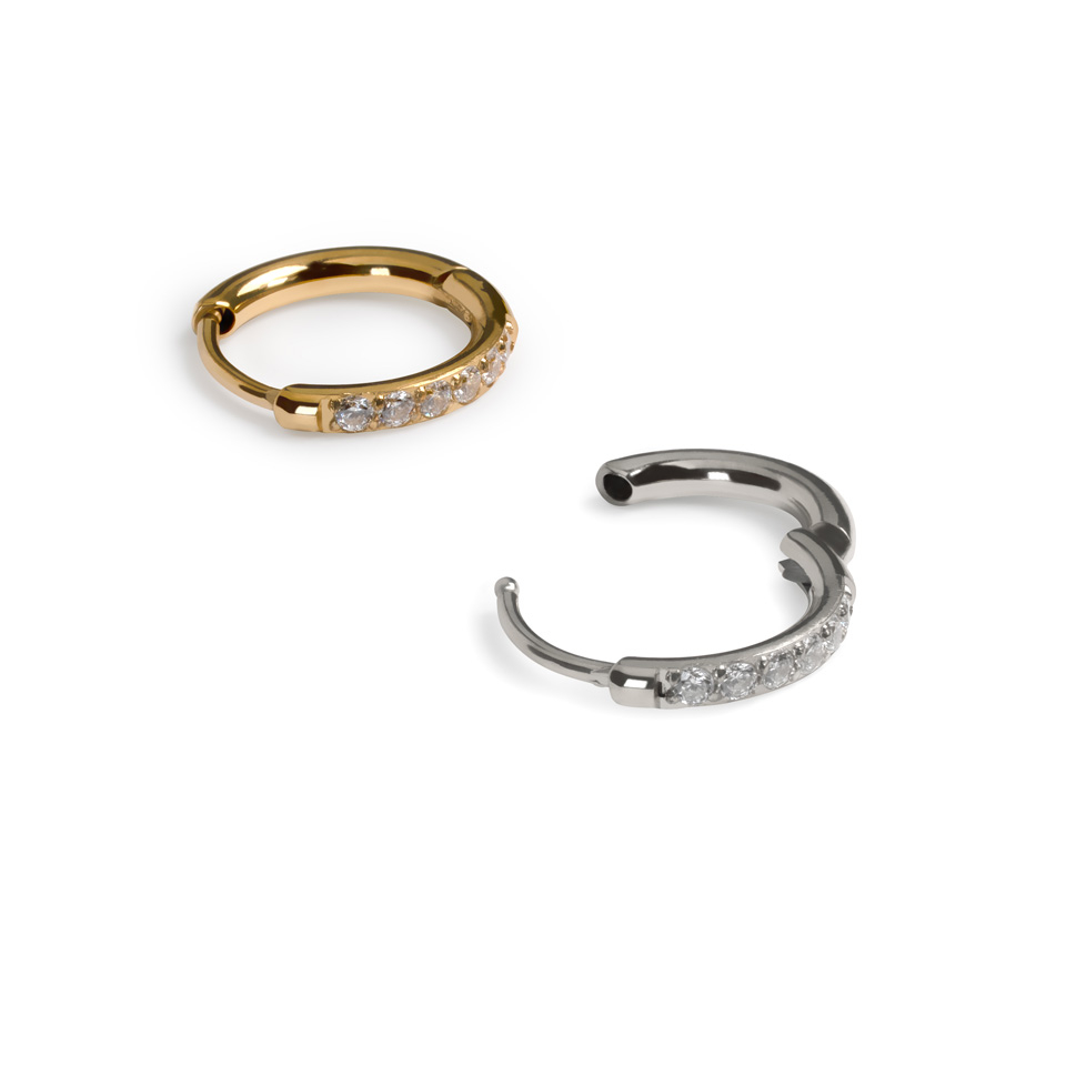 Para obręczy huggie ze stali chirurgicznej zdobiona kamieniami